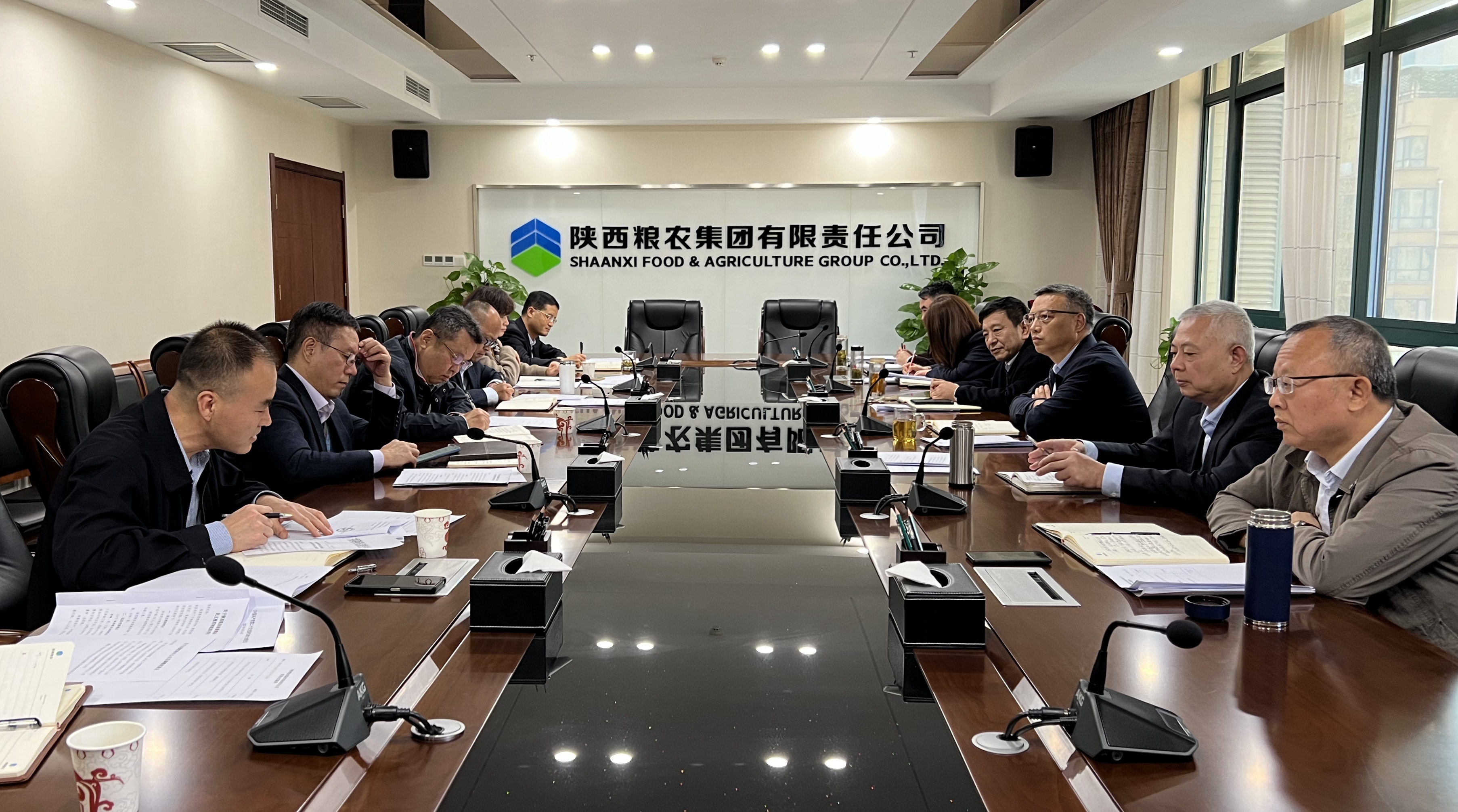 陜西糧農集團黨委理論學習中心組集中學習黨的二十大報告